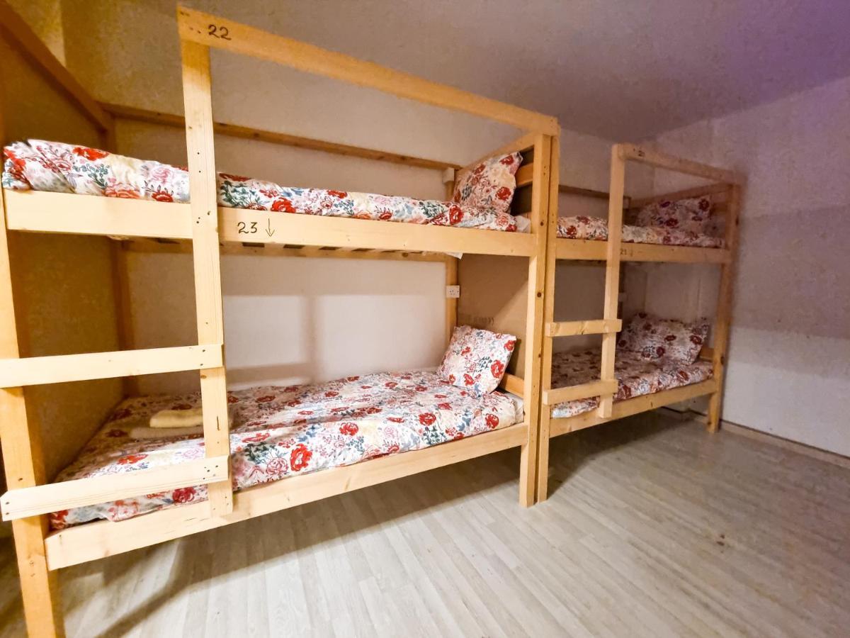 Unique City Hostel 100 Meters From Beach ラルナカ エクステリア 写真