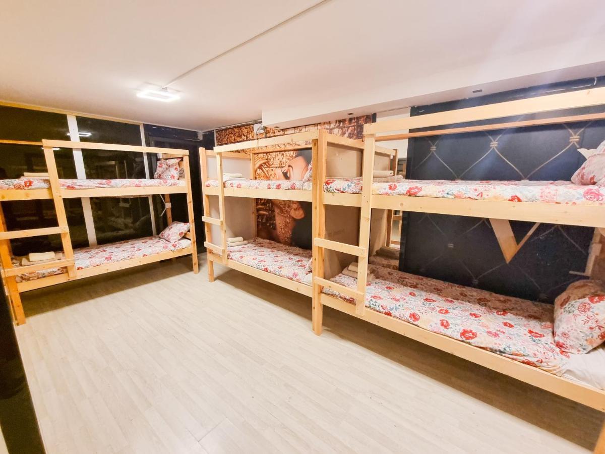 Unique City Hostel 100 Meters From Beach ラルナカ エクステリア 写真