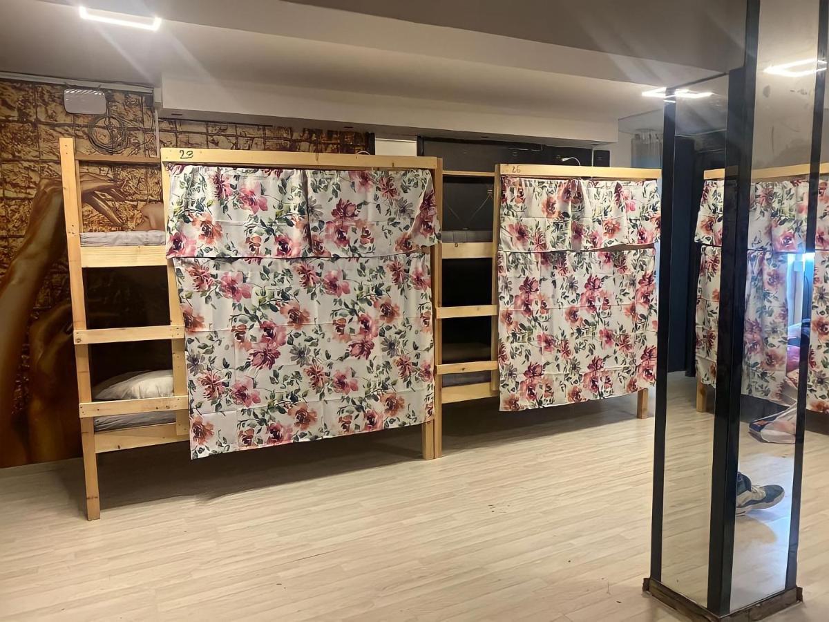 Unique City Hostel 100 Meters From Beach ラルナカ エクステリア 写真