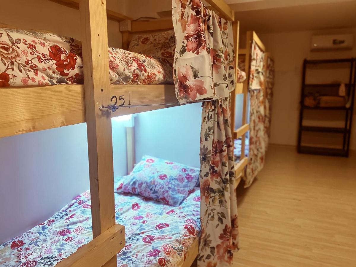 Unique City Hostel 100 Meters From Beach ラルナカ エクステリア 写真