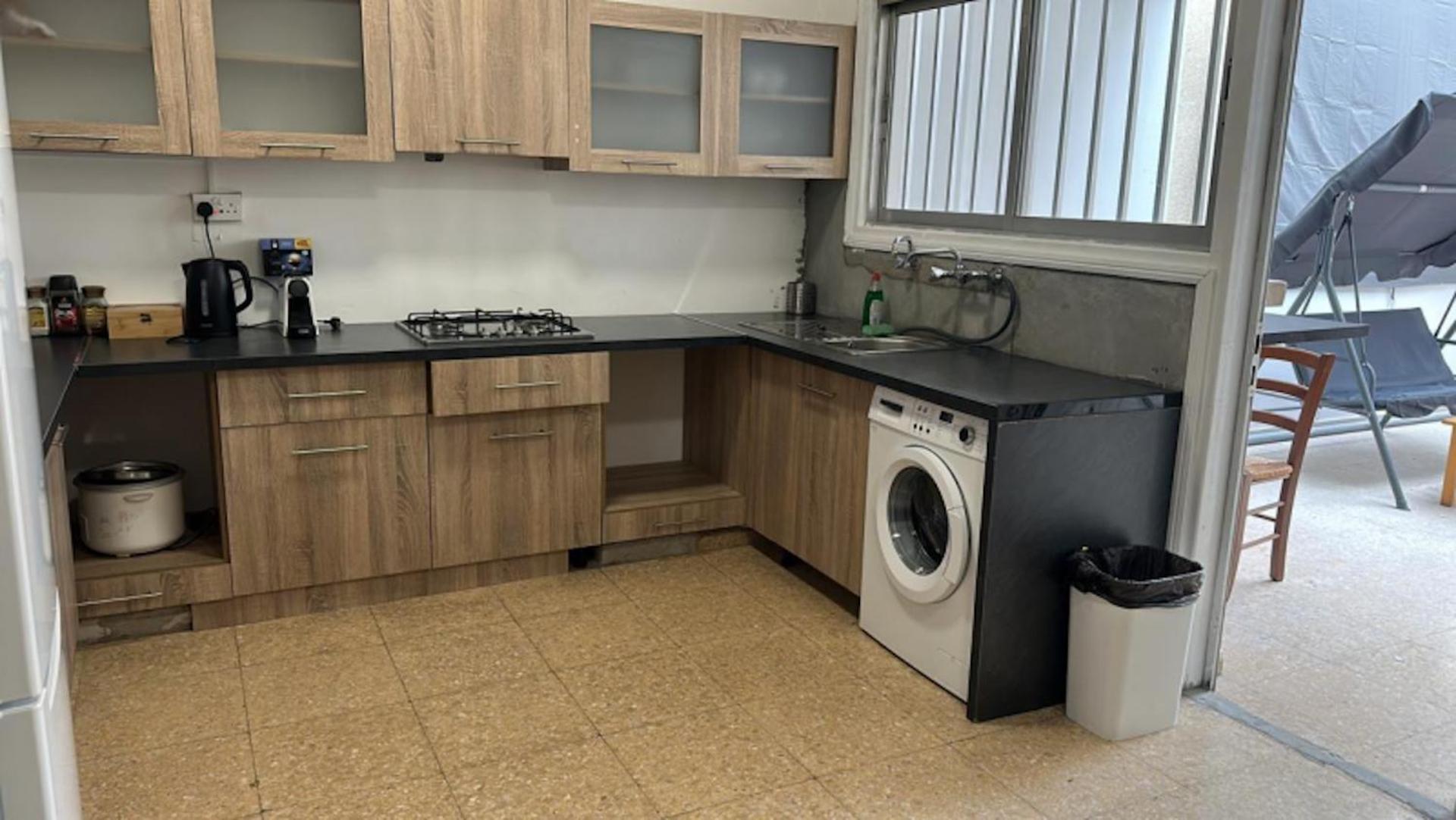 Unique City Hostel 100 Meters From Beach ラルナカ エクステリア 写真